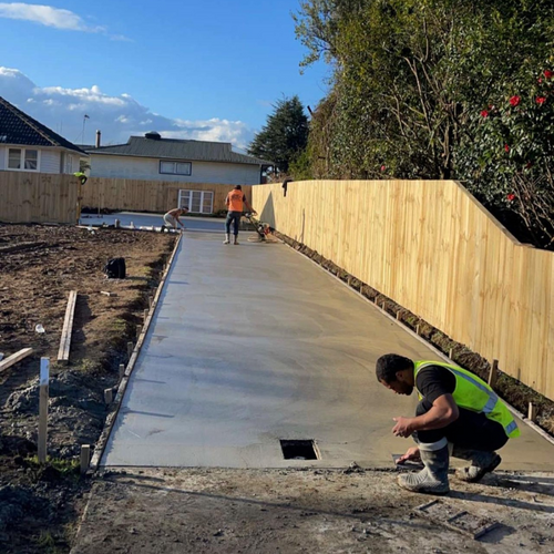 Brushed concrete driveway finish
