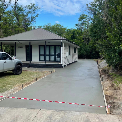 Exposed aggregate driveway finish